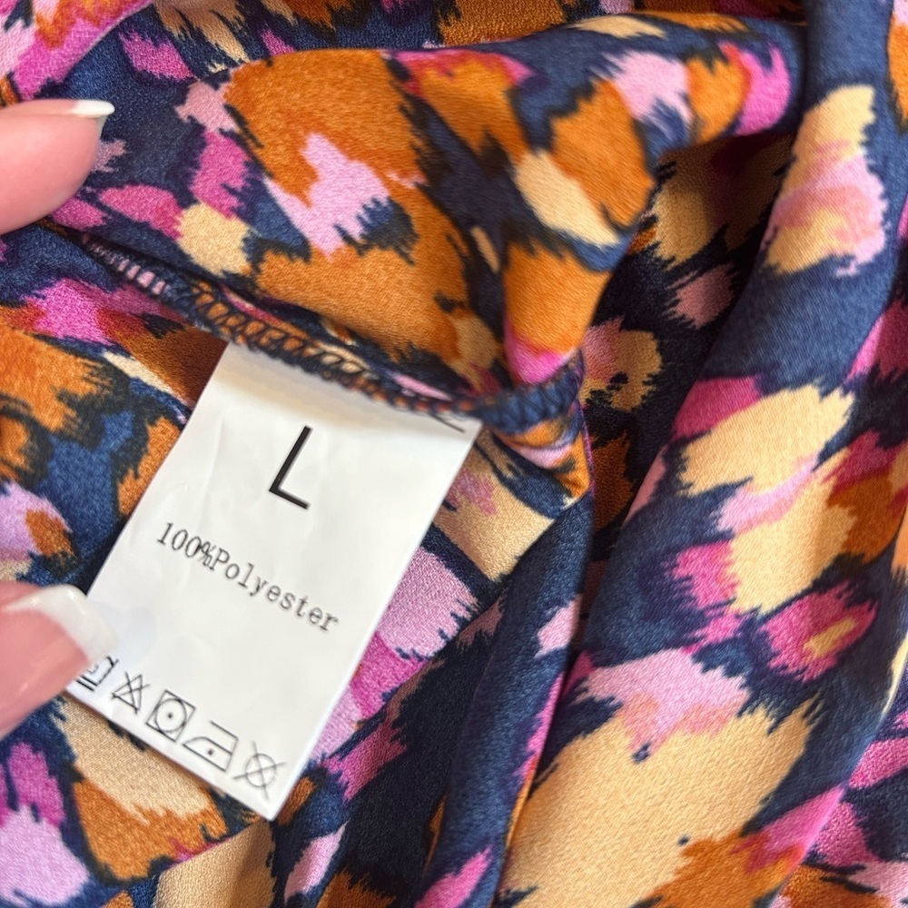 NWOT Floral Print V-neck Dress - Picture 9 of 10